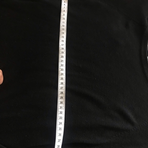 Grey sweater. Black sweater. - Picture 7 of 7